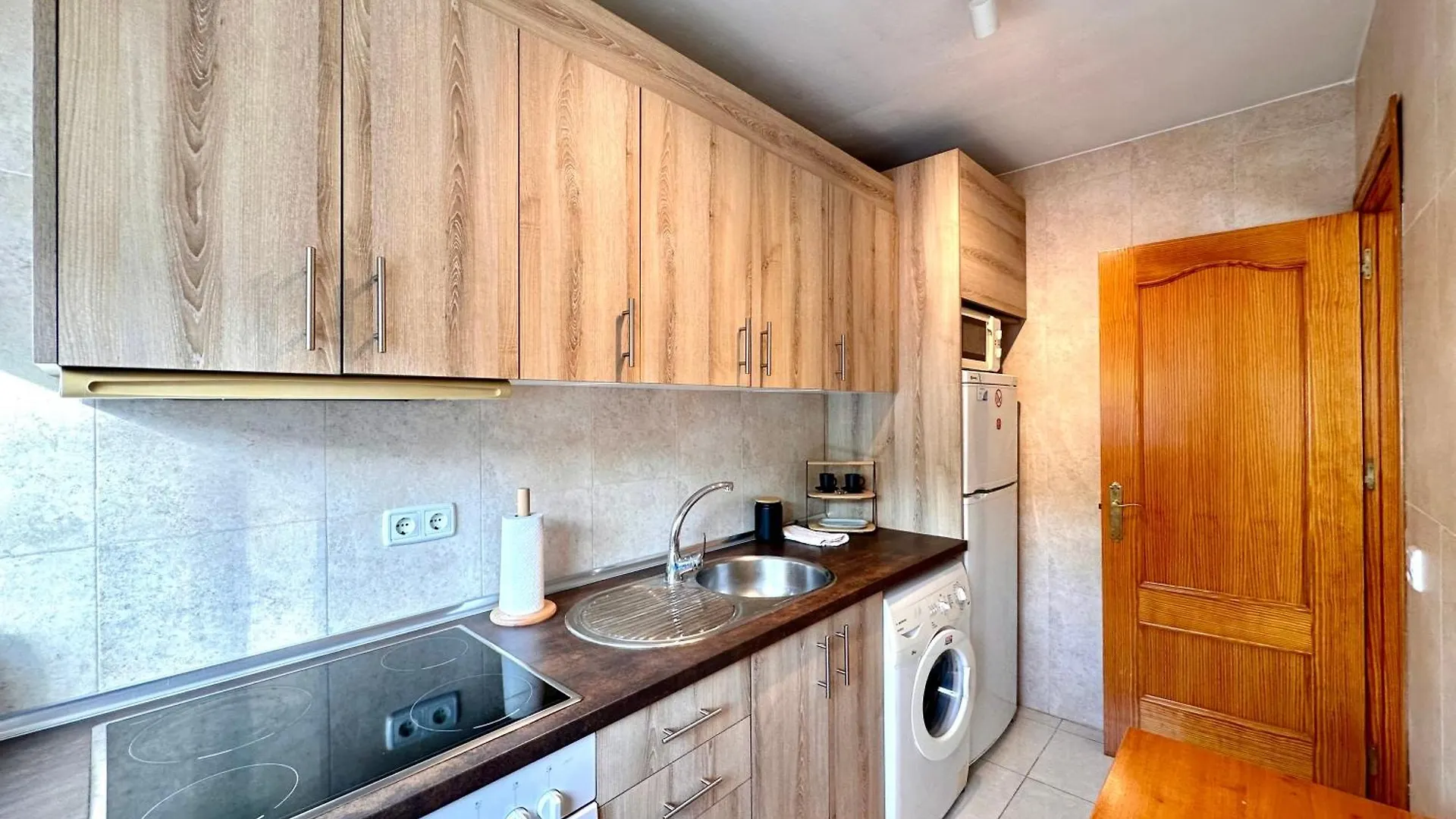 Apartamentos J&K Torremolinos 0*,  Spanien