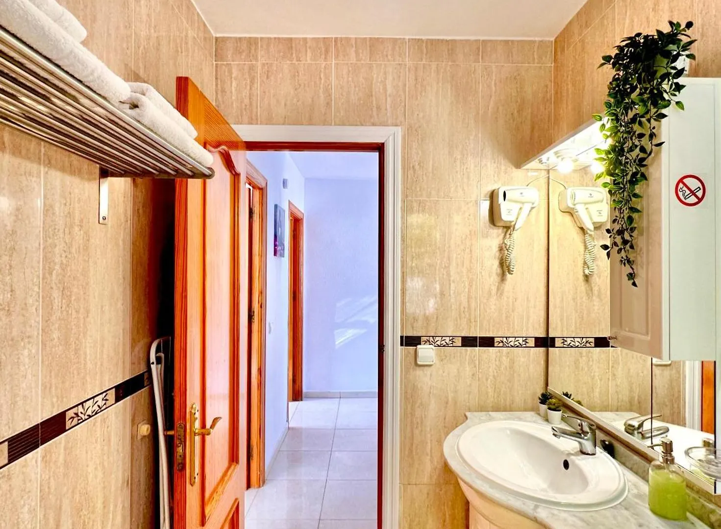 Apartamentos J&K 托雷莫利诺斯 公寓