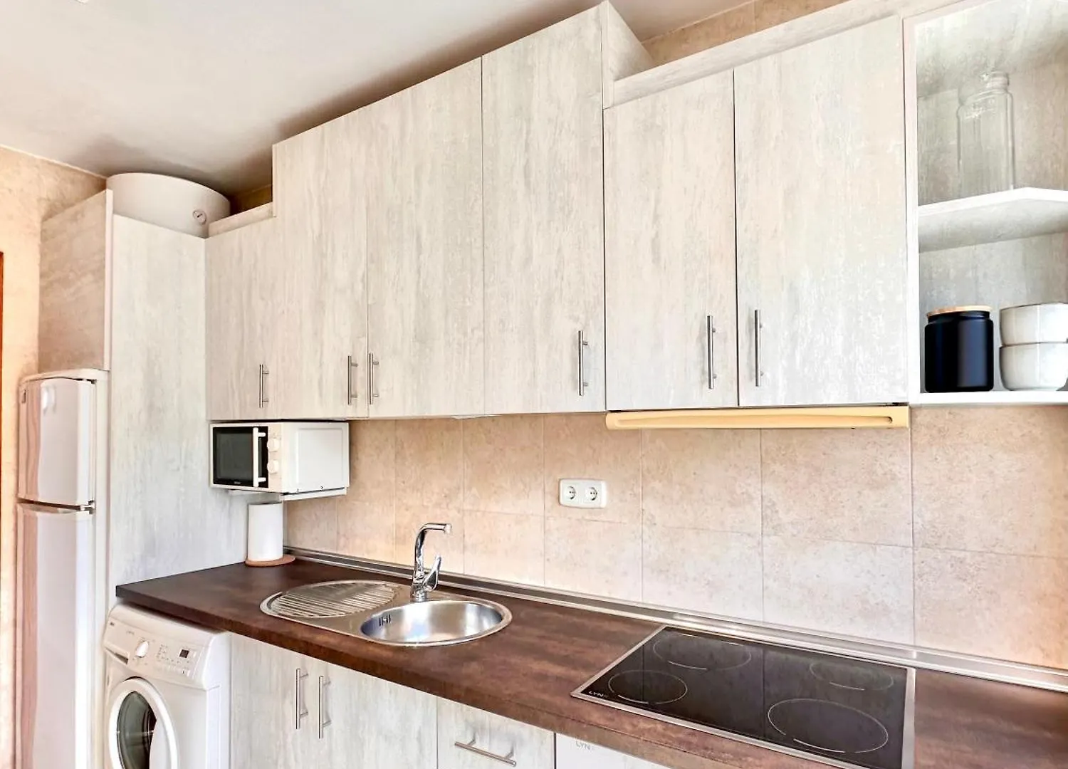 Apartamentos J&K 托雷莫利诺斯 0*,  西班牙