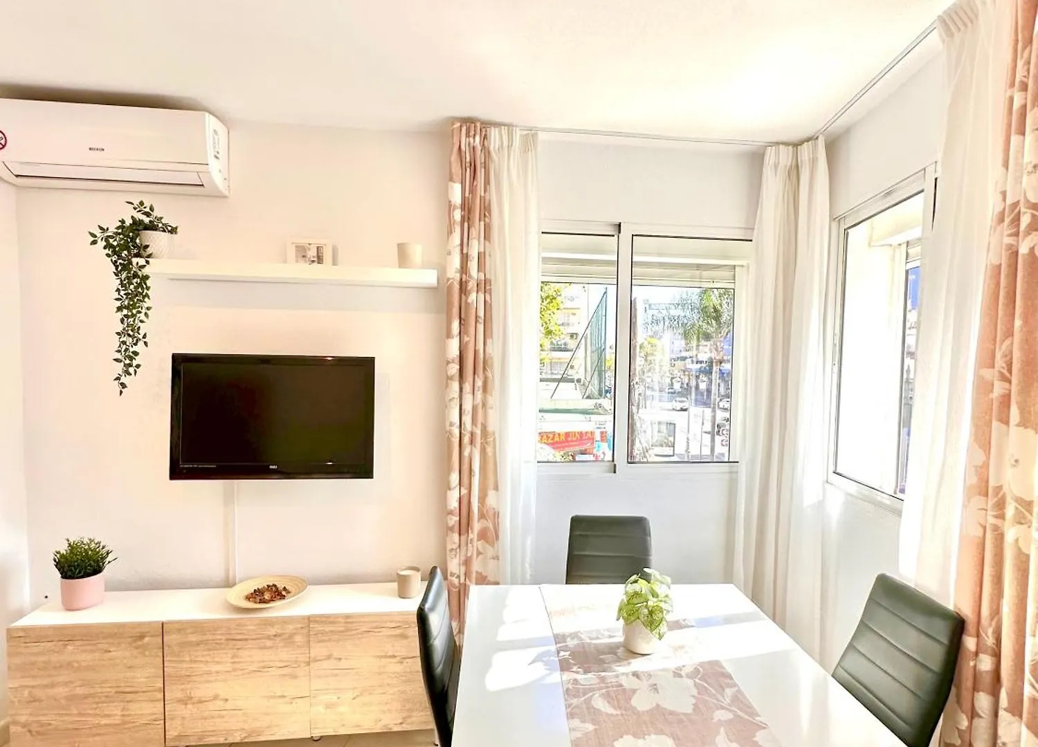 公寓 Apartamentos J&K 托雷莫利诺斯 西班牙